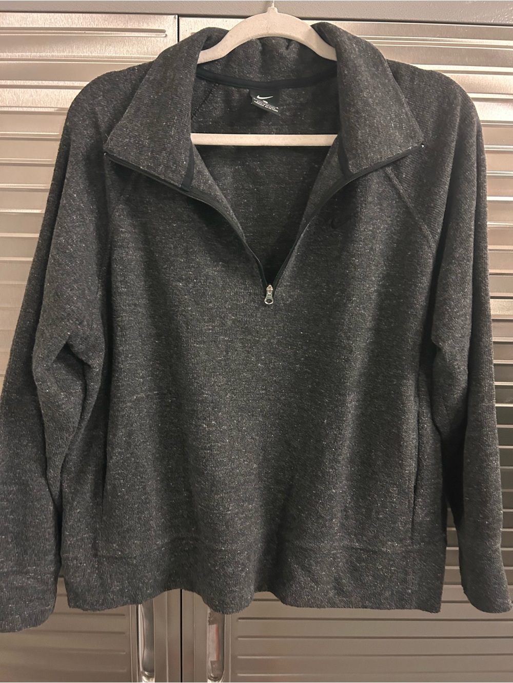 Nike Men's Charcoal Heather Quarter-Zip Pullover XL Fleece Activewear Jacket